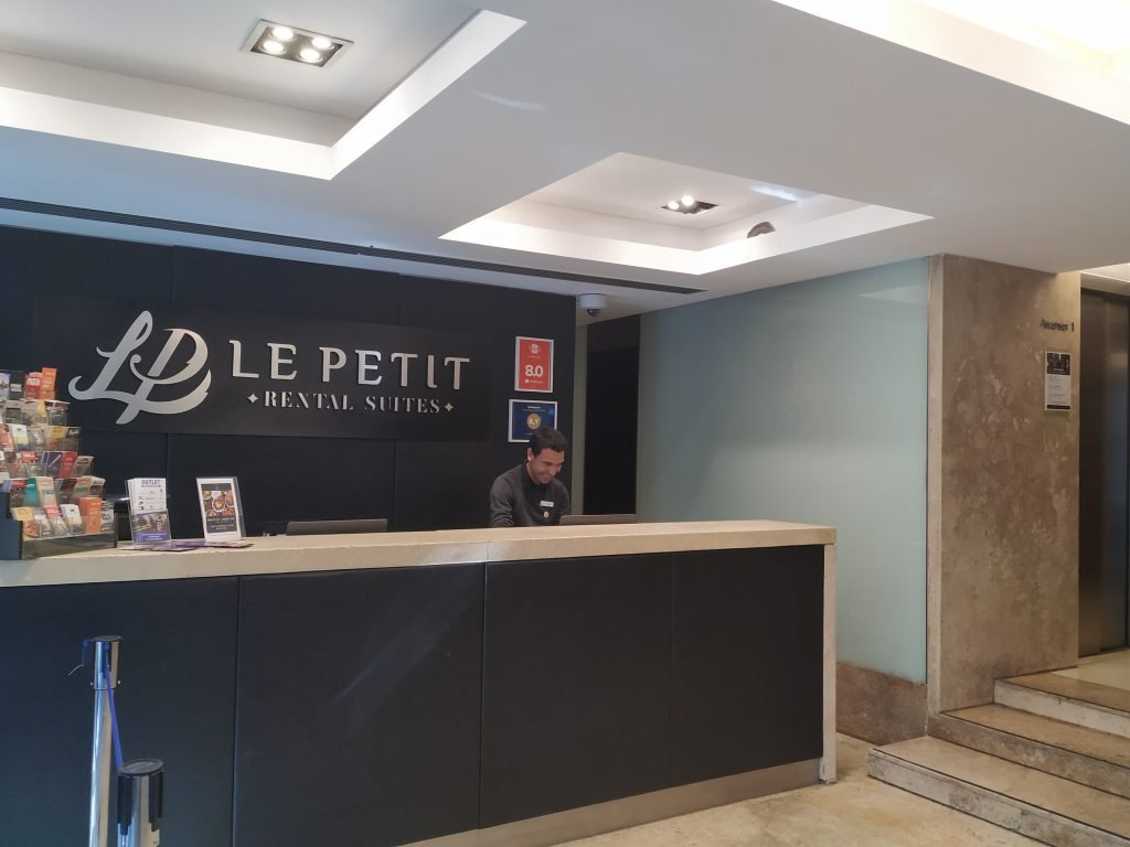 Le Petit Suites na região central da cidade