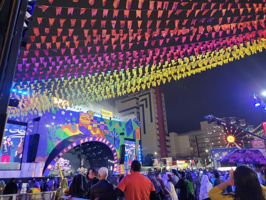 Conheça a festa que ostenta o título de Maior São João do Mundo!