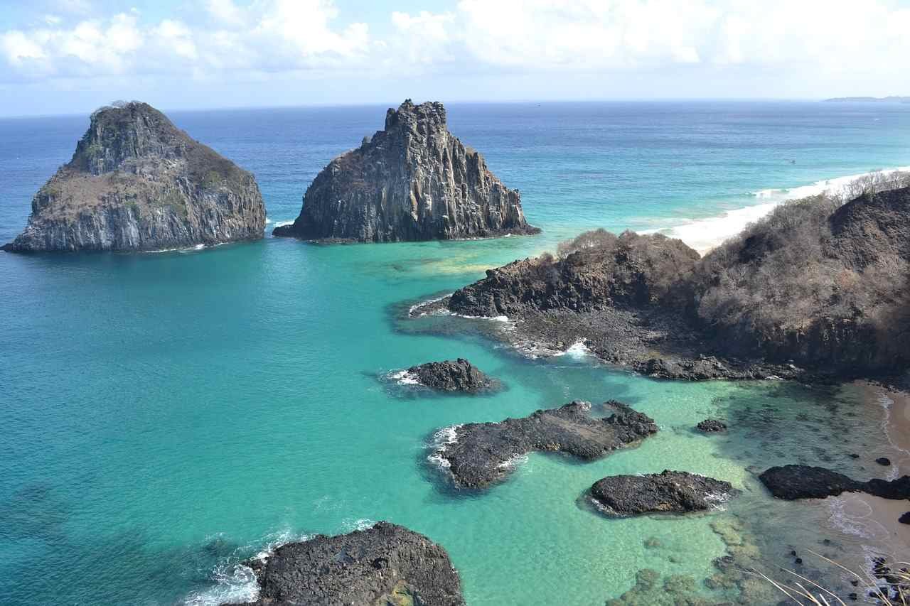 Fernando de Noronha estabelece pagamento de taxa apenas online . Leia mais em: Dá Para Viajar